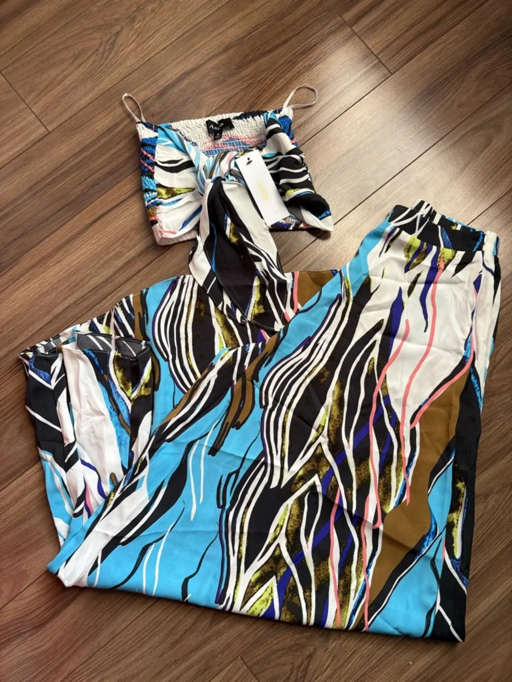 Sky Wave Wide Legs Pants with matching top set- Blue Pattern NWT